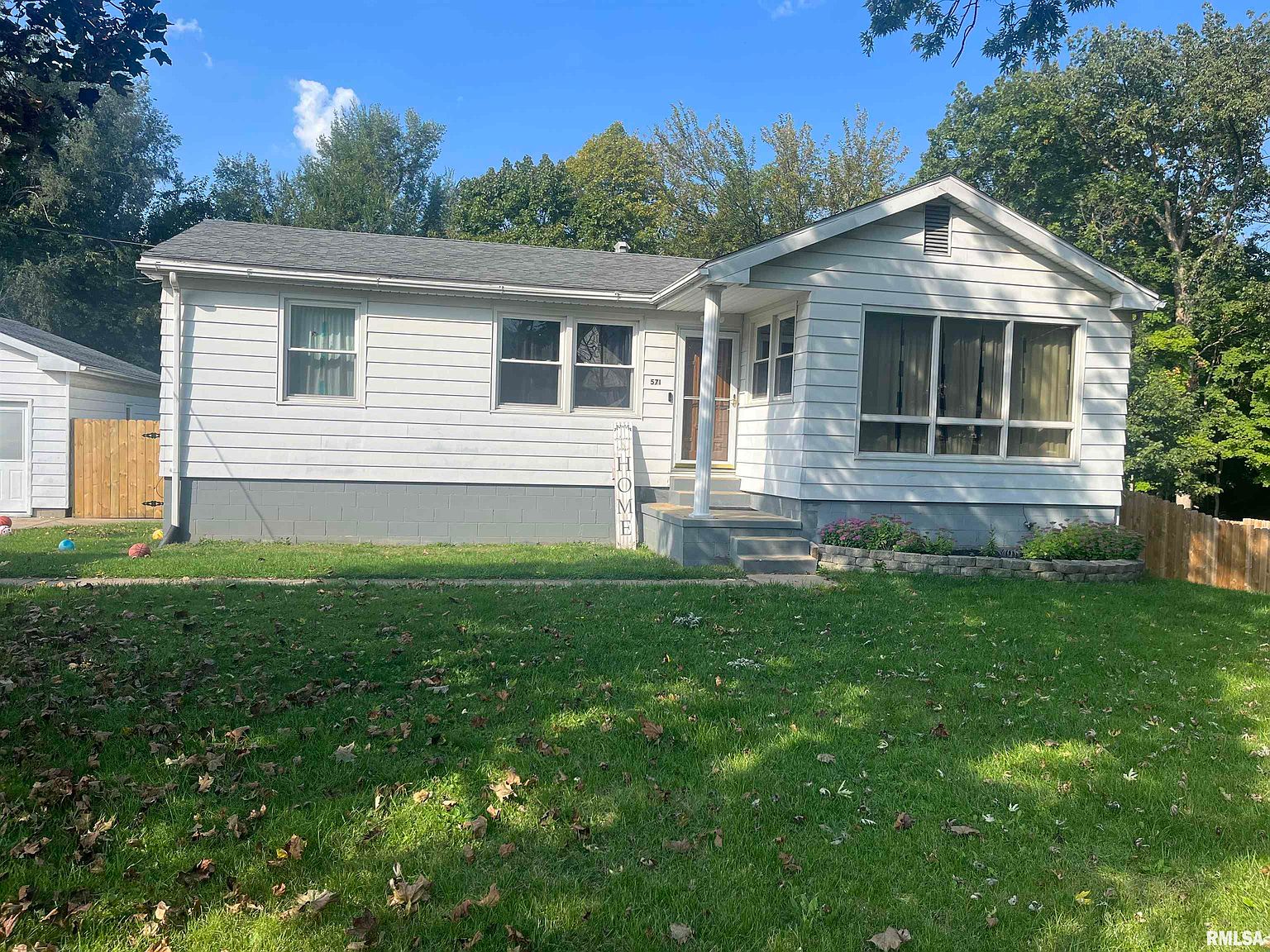 571 Carola St, Creve Coeur, IL 61610 Zillow