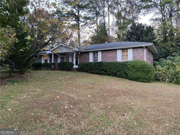 866 Casco Dr NW, Lilburn, GA 30047