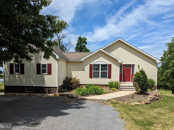 6331 Furnace Rd, Waynesboro, PA 17268