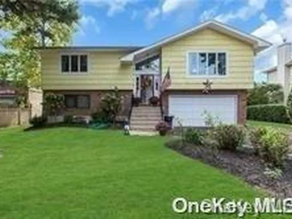 1 Smith Street, Glen Head, NY 11545