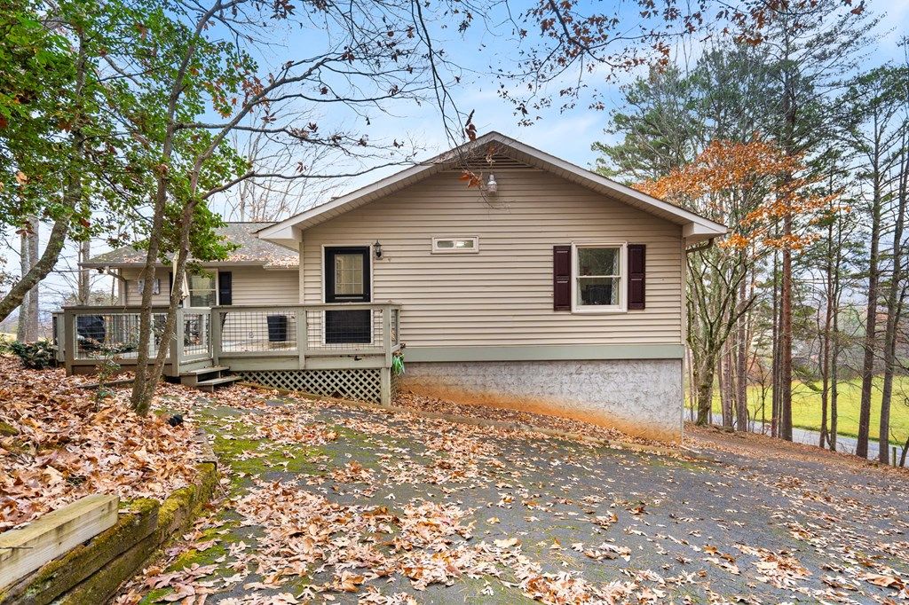 1612 Lakeview Dr, Young Harris, GA - View 5