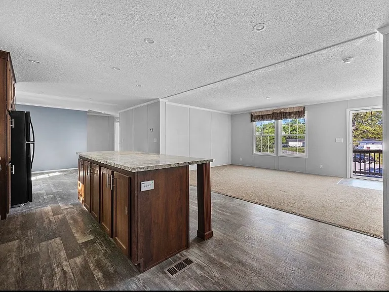 8376 Huntington Ct — Photo 8