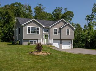 38 Springbrook Dr, Hermon, ME 04401