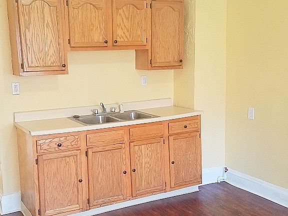 5th image of 10708 Crestwood Ave #Up