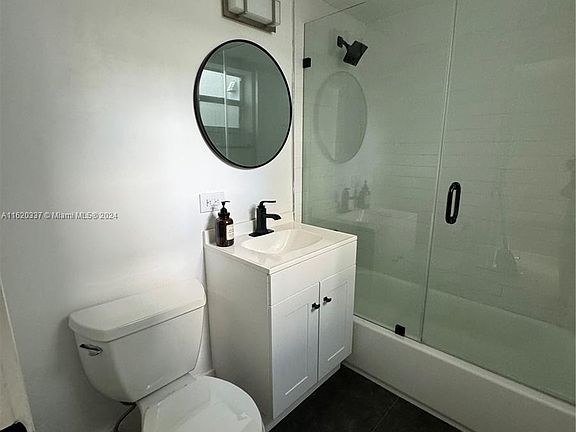 4th image of 1610 NW North River Dr APT 208