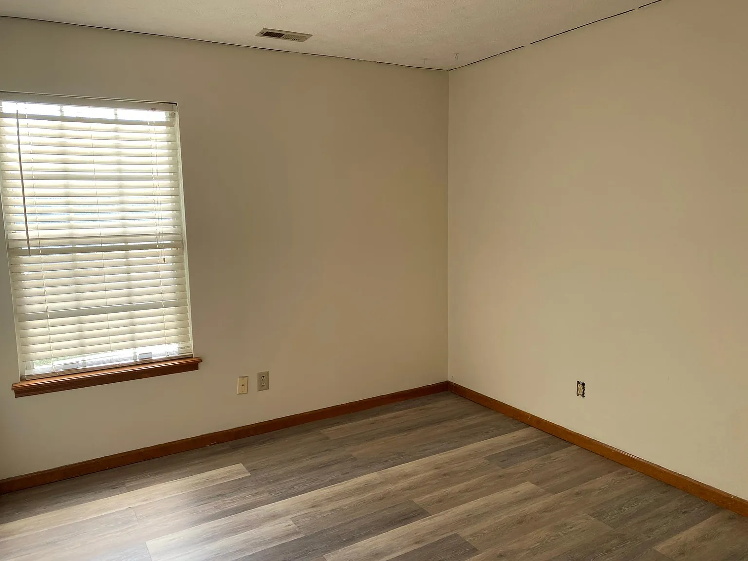 3 bed, 2.5 bath, 1540 sqft, $1,950 — Photo 4