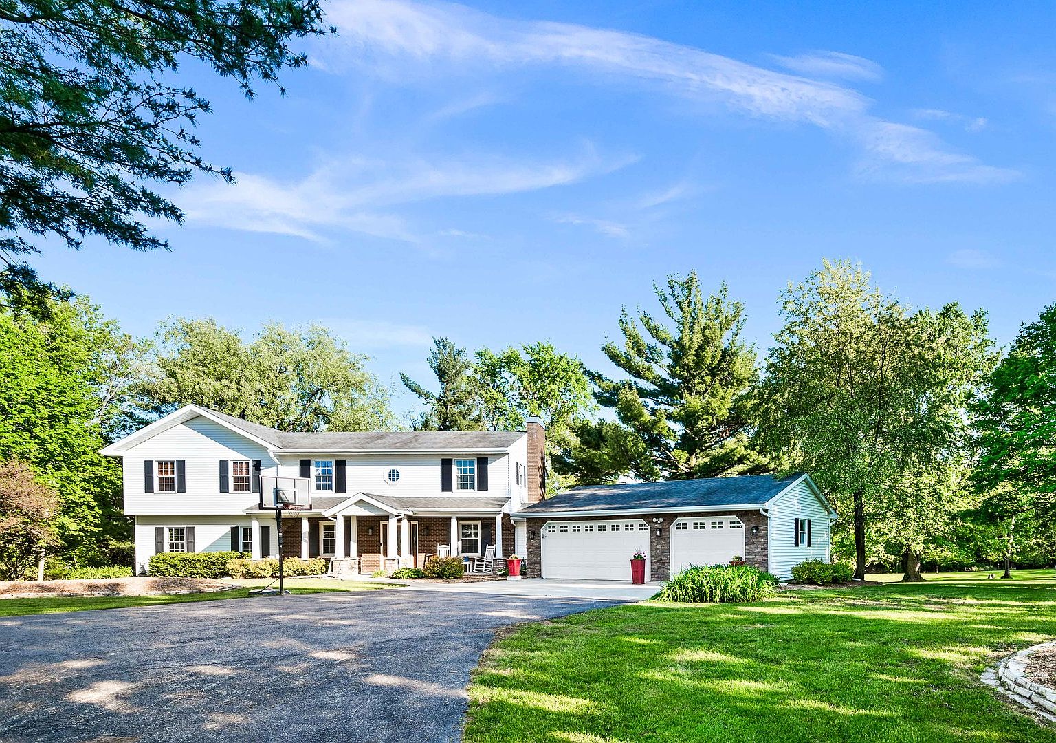19423 Lakeside Ln, Bloomington, IL 61705 | Zillow