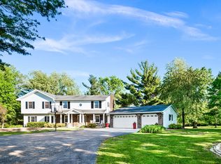 19423 Lakeside Ln, Bloomington, IL 61705