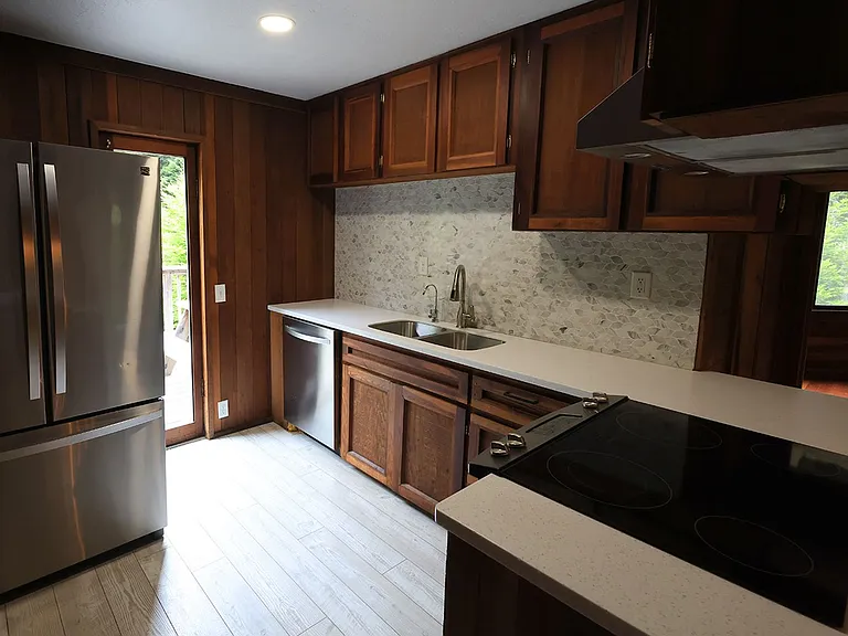 4452 Greenwood Heights Dr — Photo 11
