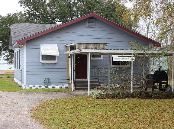 3rd image of 1703 E Bayshore Dr