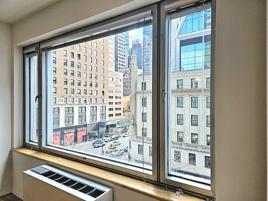 Rented by City Connections Realty | media 8
