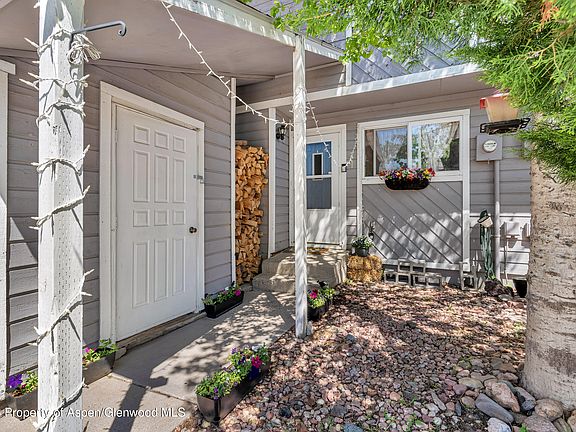 3rd image of 1092 E 7th St
