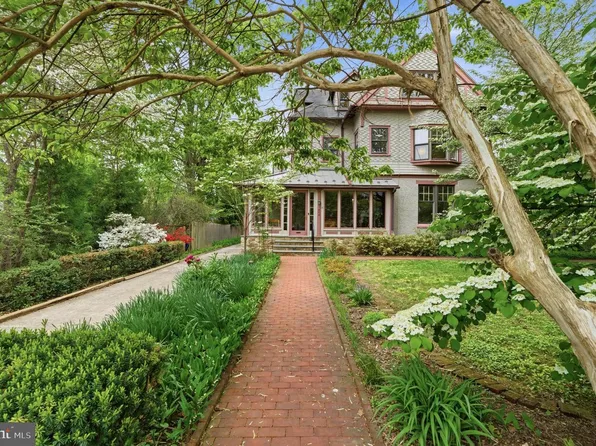 404 Oak Ln, Wayne, PA 19087