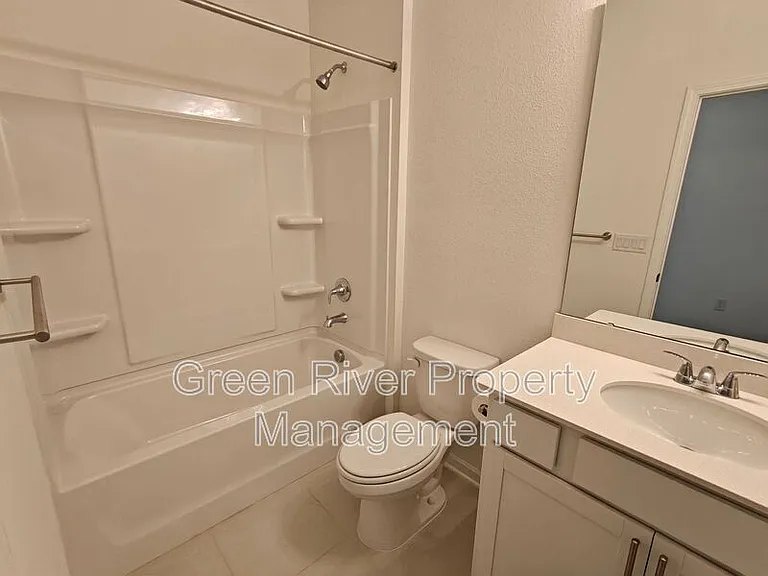 5724 Lagoon Cruise Way — Photo 20