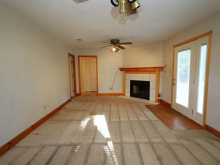 818 Stillwater Dr — Photo 8
