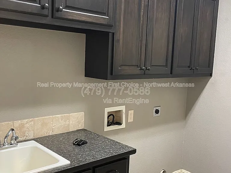 8763 Apple Gln — Photo 8