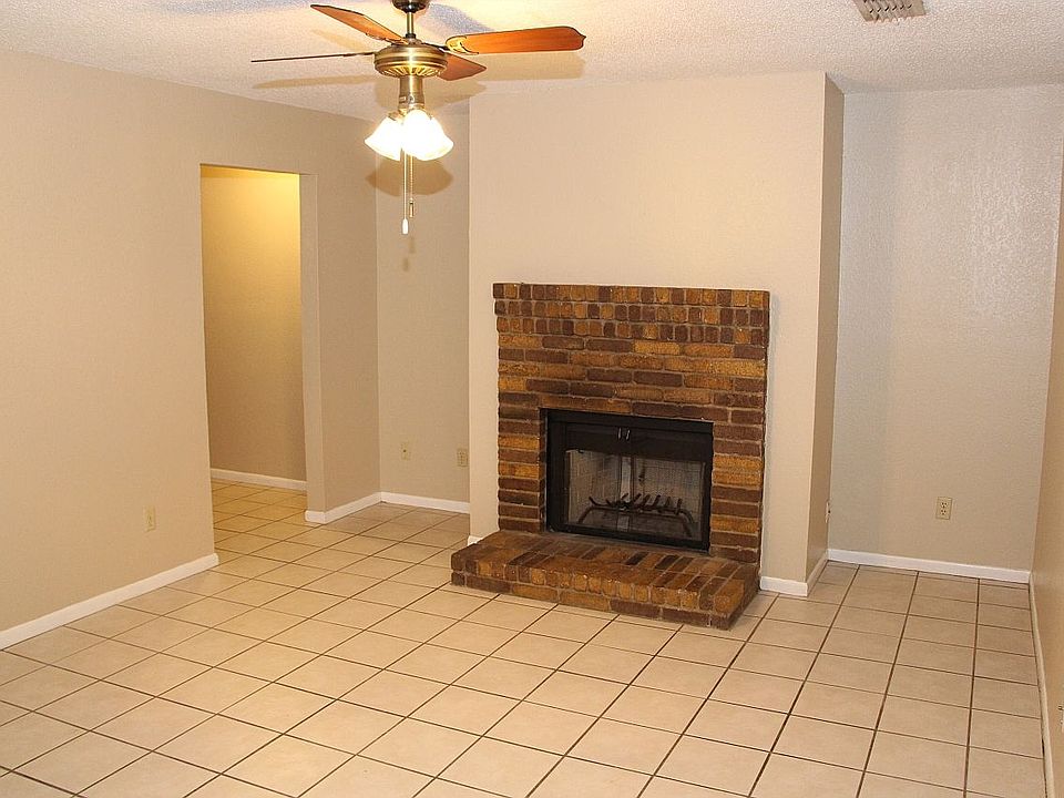 Hallway to left