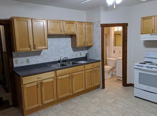 8 Connecticut Mills Ave APT D, Killingly, CT 06239