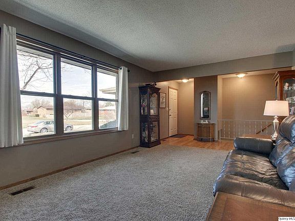 5th image of 3821 Tiffany Ln