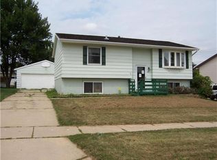 1811 48th St NW, Rochester, MN 55901