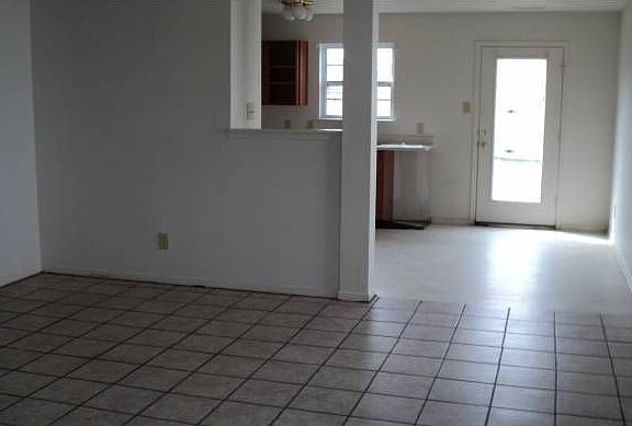 2nd image of 3044 Brandenburg Dr