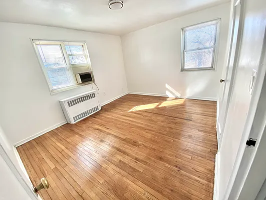 Sold by Winzone Realty Inc | media 22