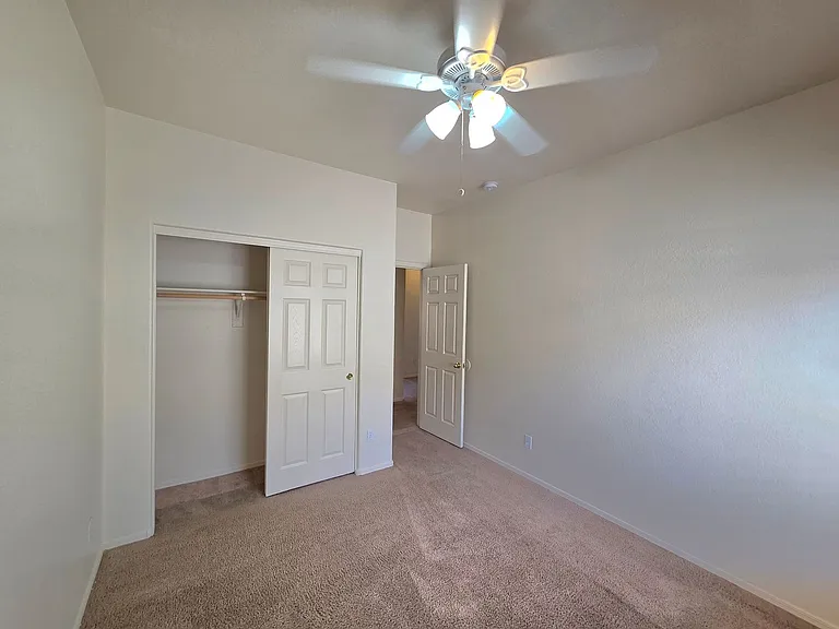 609 W Rio Vista Ln — Photo 16