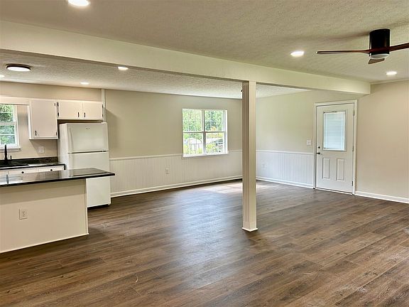 5th image of 3671 Hammett Hill Rd