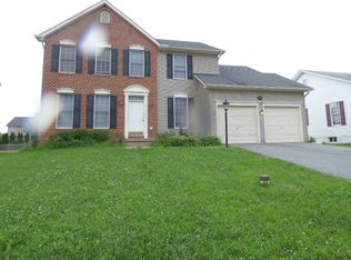 13561 Essex Dr, Hagerstown, MD