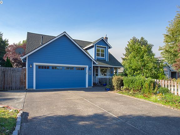 4th image of 460 NE Tina Ct