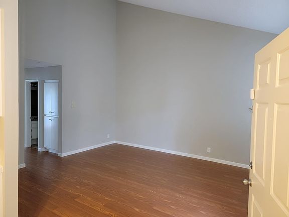 3rd image of 1124 E 2nd St APT 302