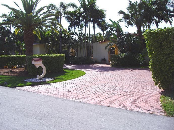right drive entrance