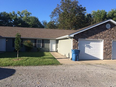 1st image of 906 Pear St APT C