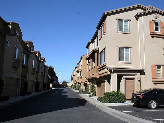 3rd image of 22919 Mariposa Ave Unit 811