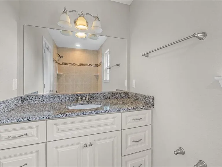 920 Douglas Ave — Photo 13