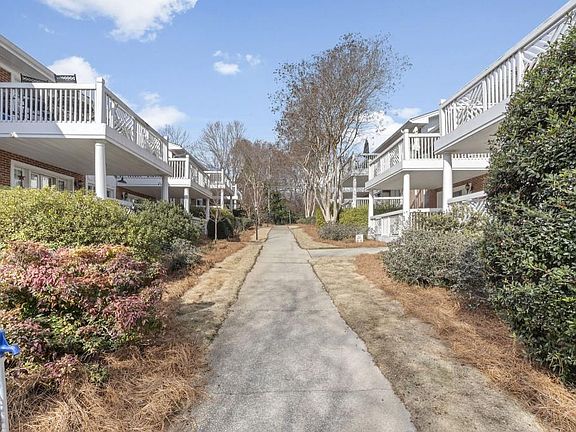 2nd image of 885 Briarcliff Rd #10