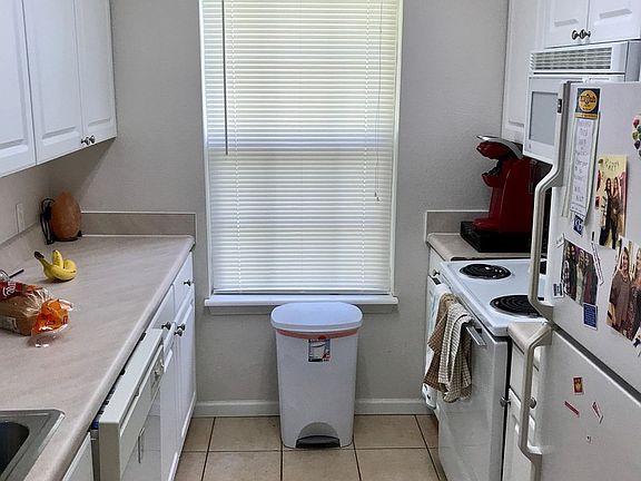 4th image of 1721 Ohio St #3B-2Ba-1015Sqft