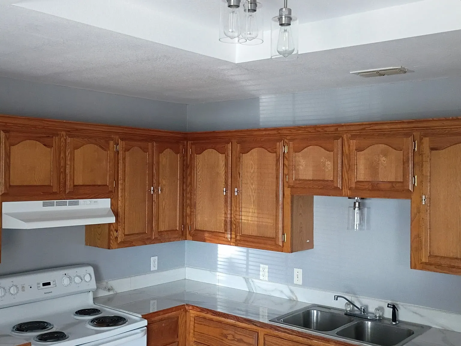 1916 Aruba Dr — Photo 3
