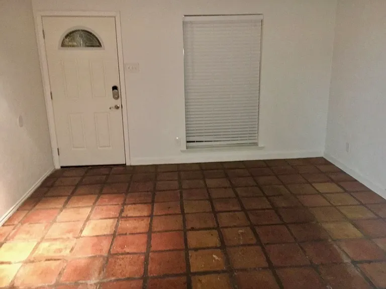 1513 Timberline Dr — Photo 2