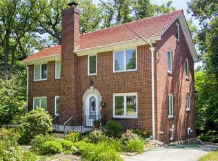 5924 N Waterbury Rd, Des Moines, IA 50312