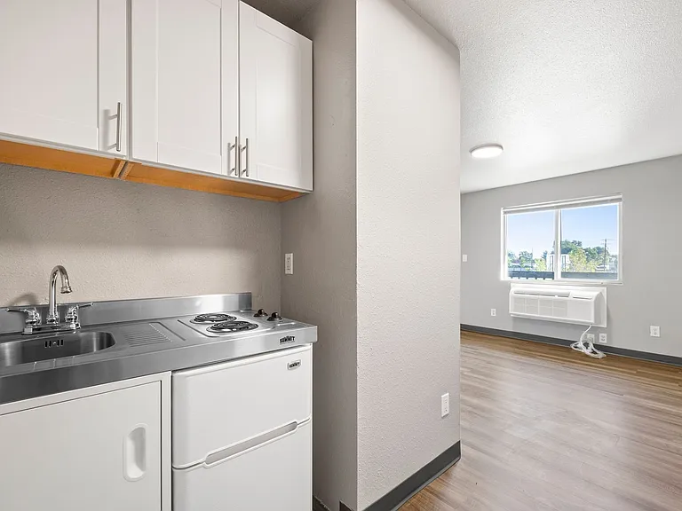 2153 Stevens Dr — Photo 14
