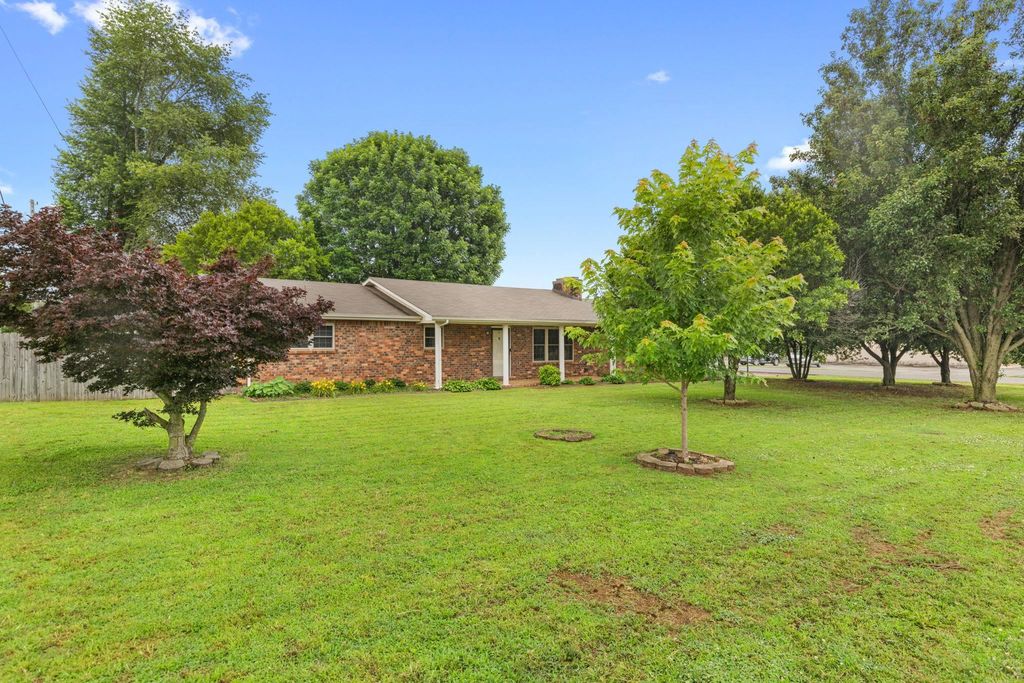 Apartment in Muscle Shoals, East Haven - View 2
