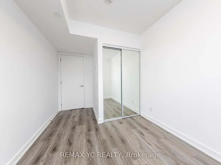 100 Queen St E #3301 — Photo 11