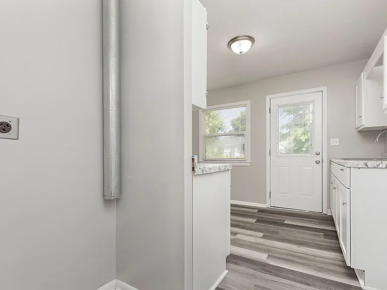 1209 S 45th St — Photo 10