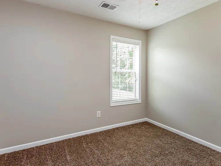 173 Waters Edge Dr — Photo 11