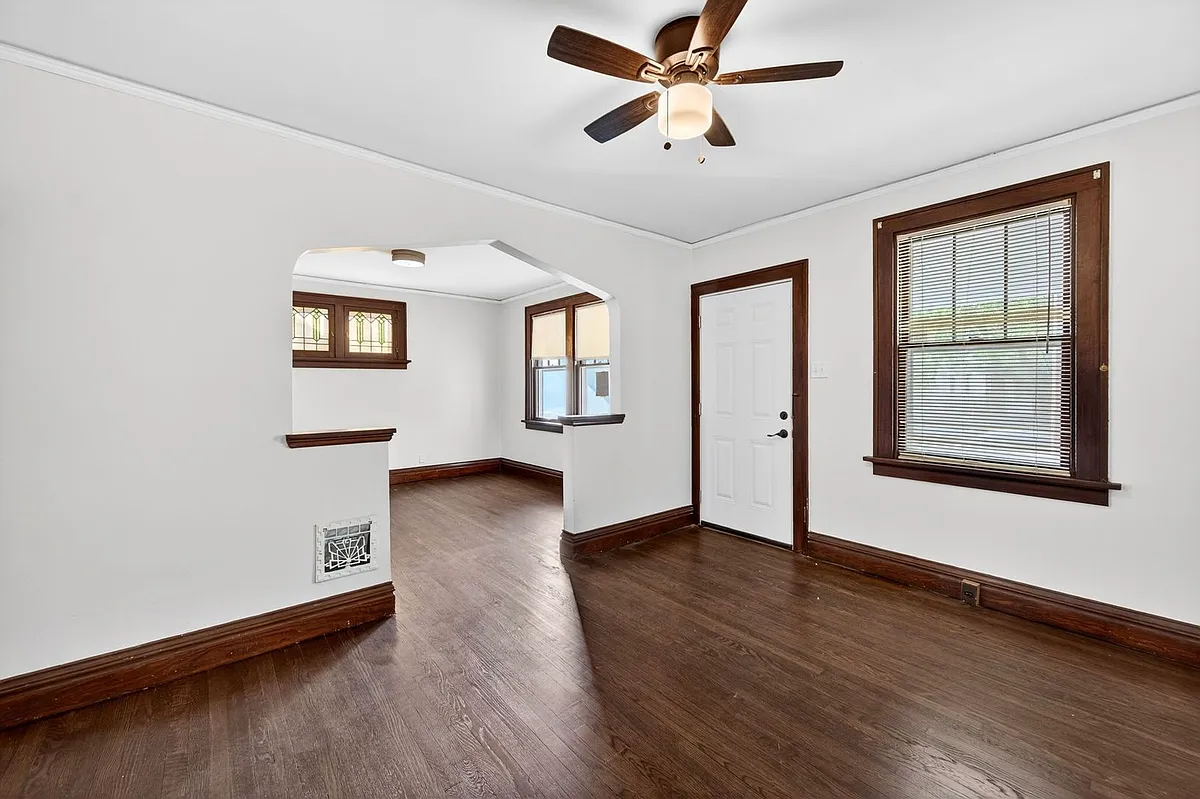 Building Photo - 5329 Nagel Ave