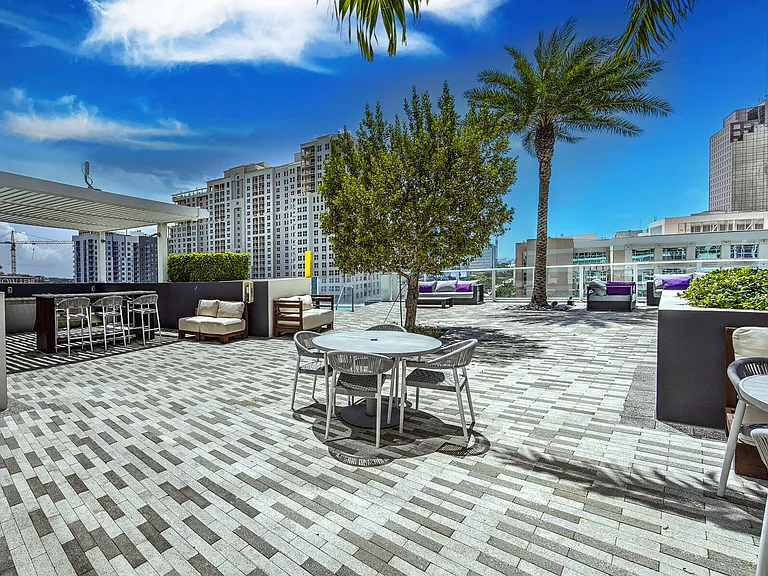 ALLUVION LAS OLAS — Photo 61