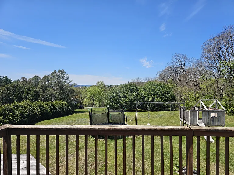 224 Laurel Dr — Photo 35