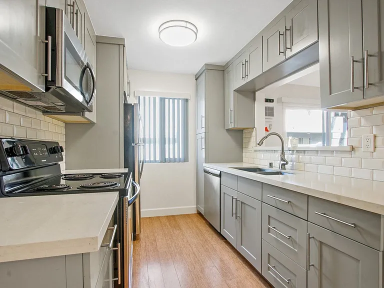 9600 Lucerne Ave — Photo 17