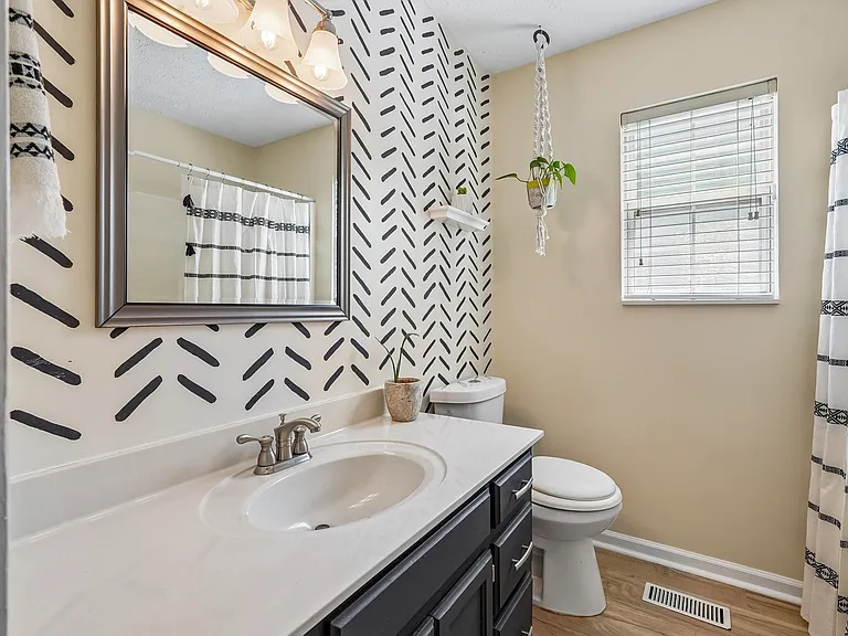 3529 Thornehill Dr — Photo 4